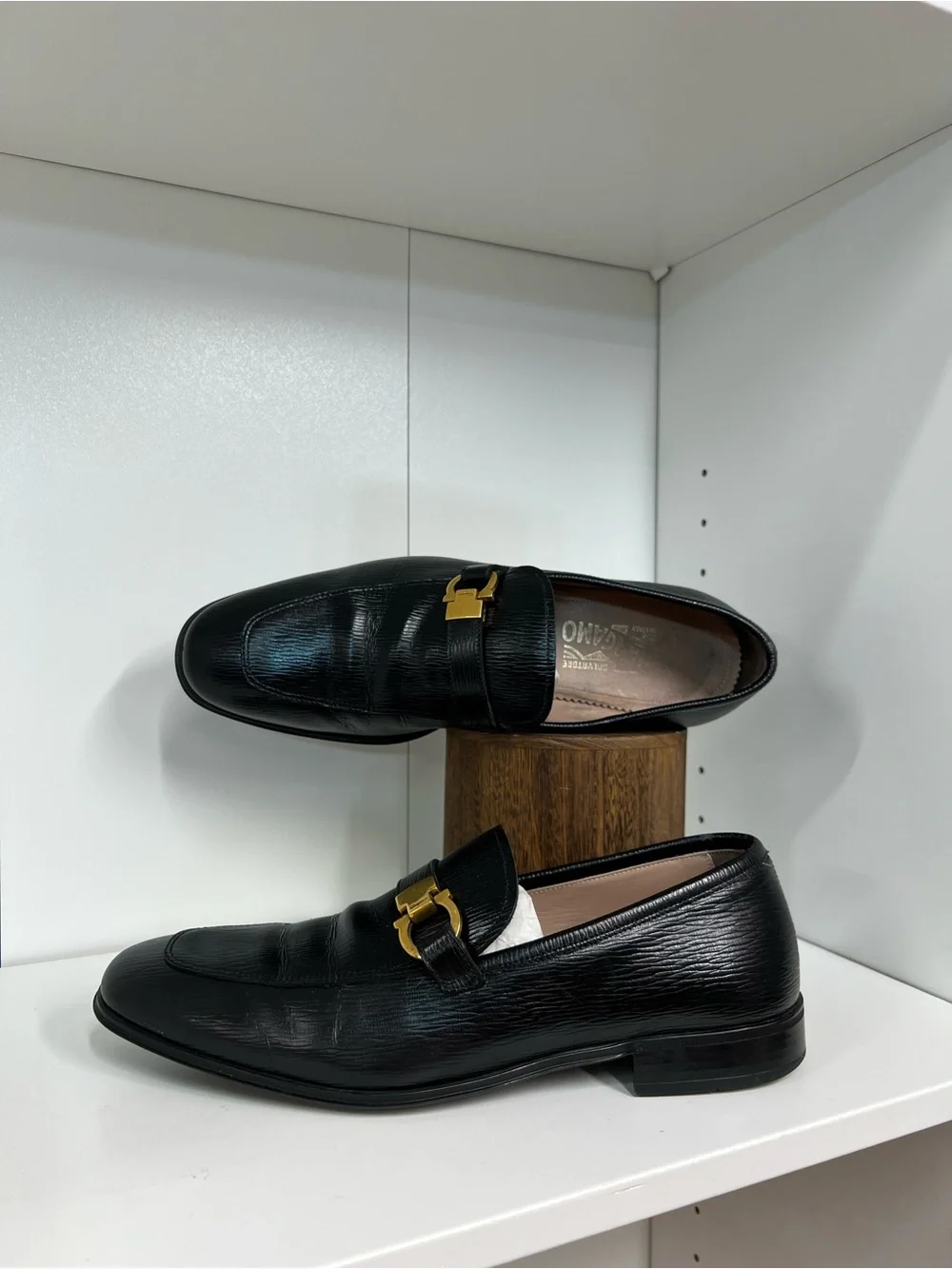 Salvatore Ferragamo | Shoes | Salvatore Ferragamo Mens Black  display picture 2
